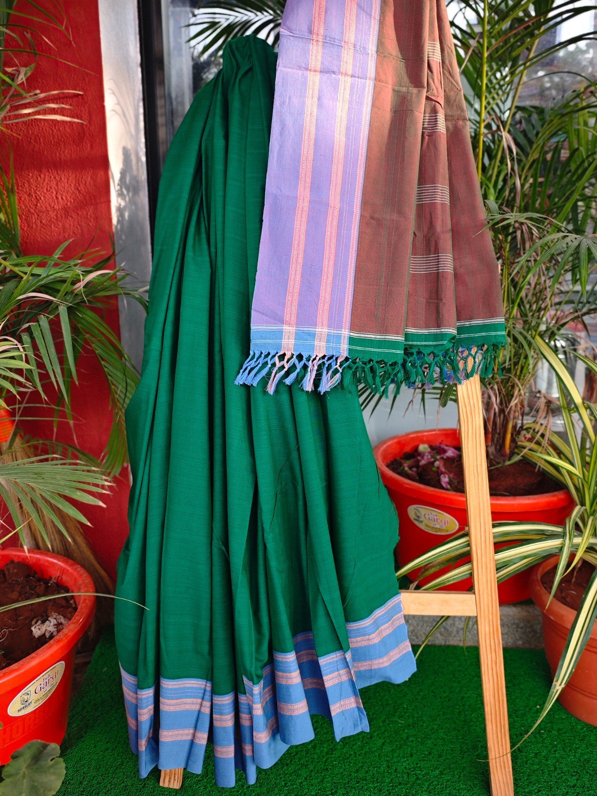 Emerald Green Ilkal Silk Saree with Sky Blue Border (2)