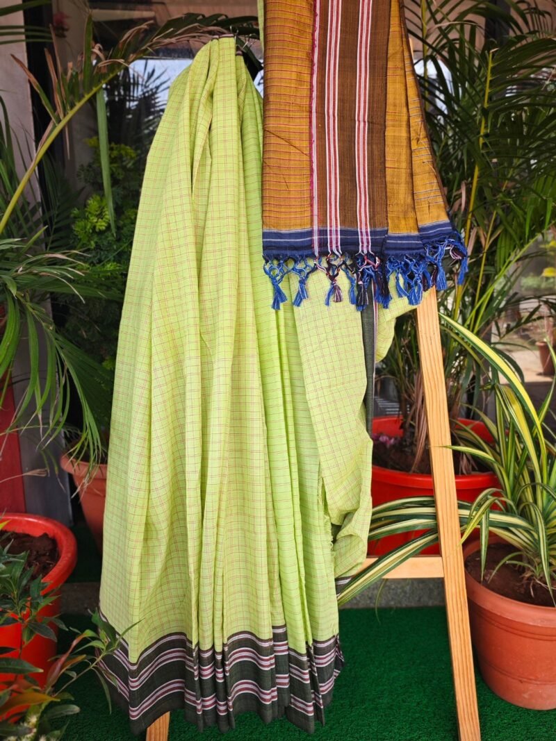 Fresh Lime Green Checked Handloom Ilkal Saree with Contrast Border (2)